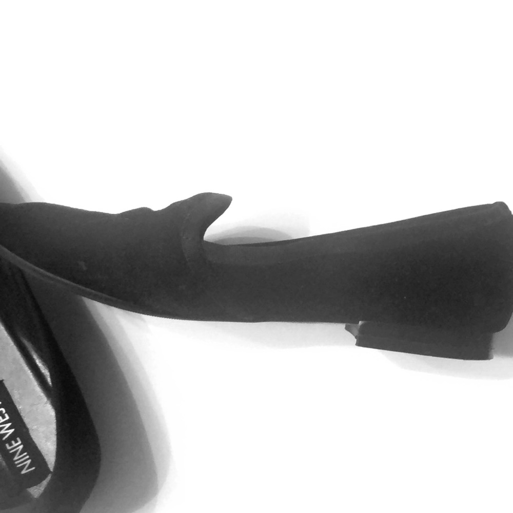 Nine West black velvet smoking flat size 7